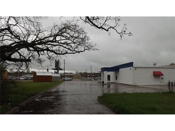 1068 Village Dr, Sulphur Springs, TX 75482